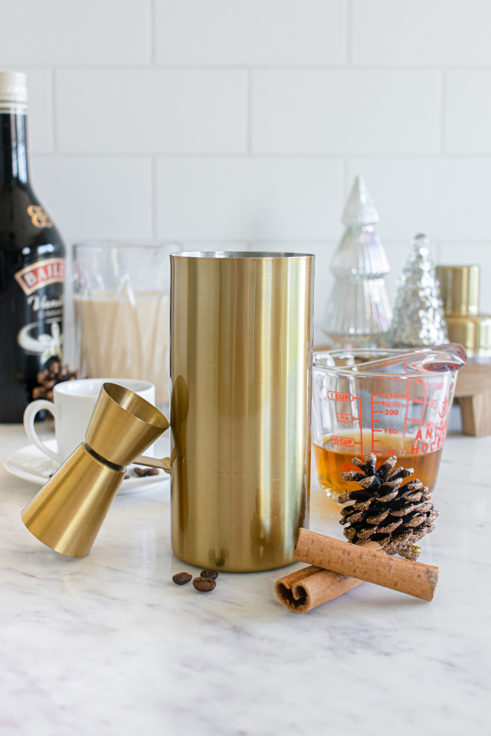 Eggnog Espresso Martinis (Set 4)